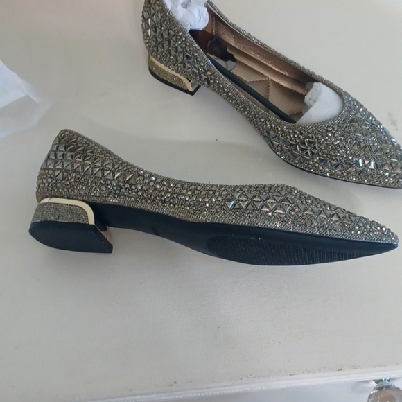 Mei Ti Meng fits like an 8.5, like new - Picture 2 of 10